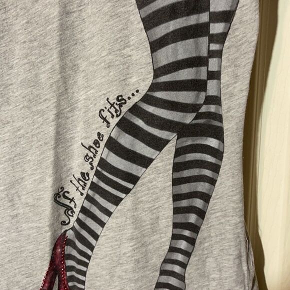 Wizard of Oz "If the Shoe Fits" Tee Shirt Jrs Medium - Picture 7 of 12